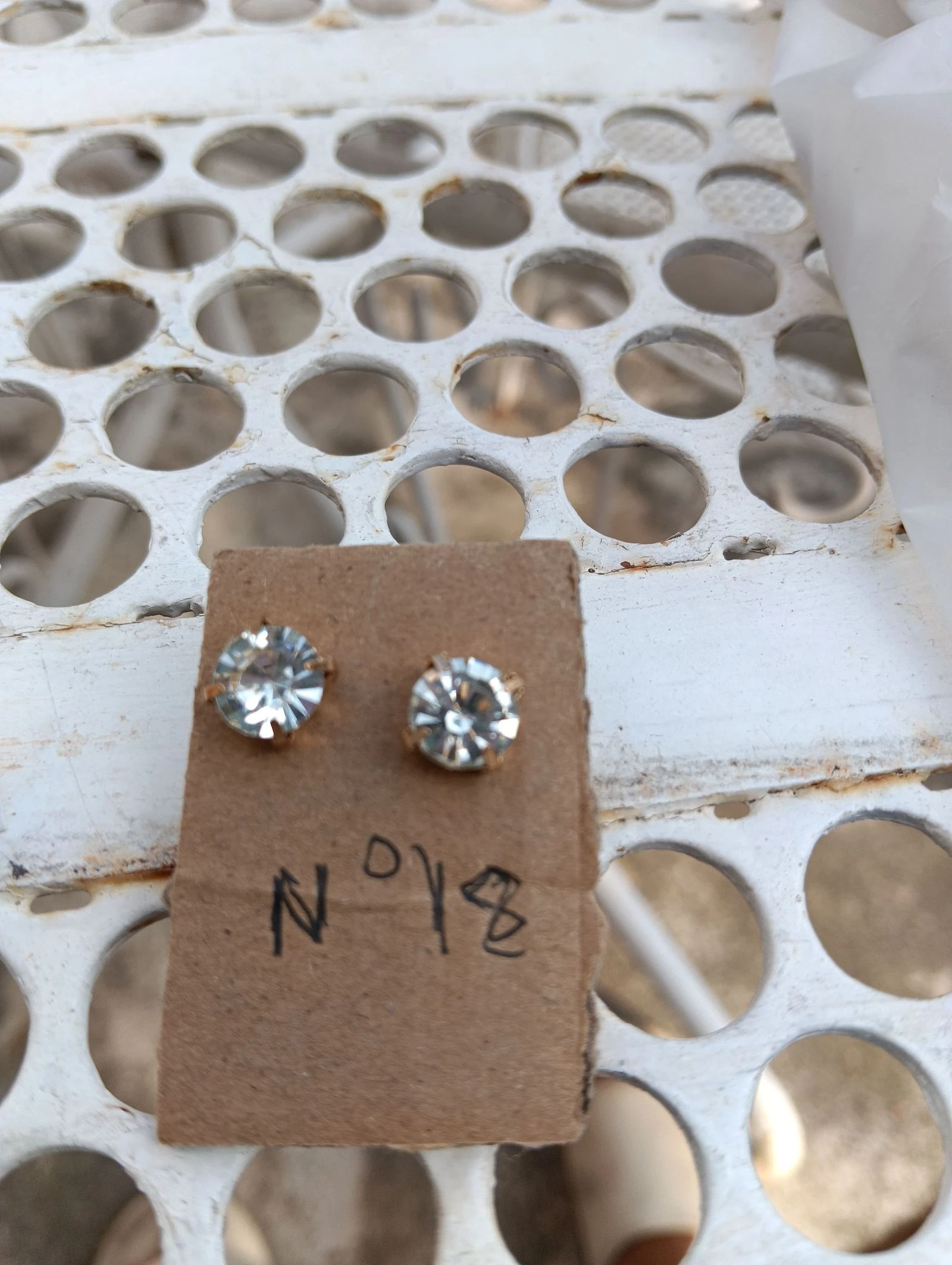 Boucles d oreilles n 18 neuve 